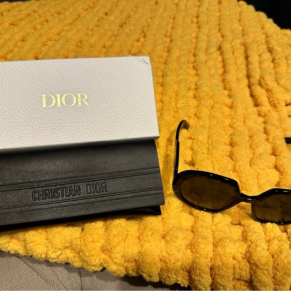 CHRISTIAN DIOR WOMEN’S SUNGLASSES. Tortoise shell brown. NWOT. - Picture 2 of 7